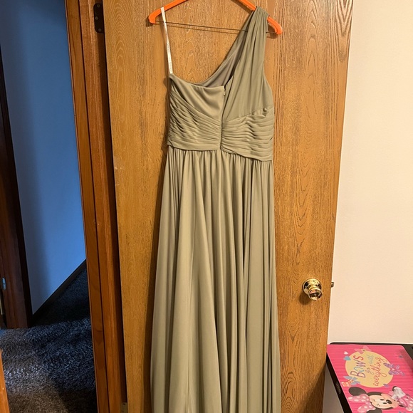 David’s bridal eucalyptus one shoulder bridesmaid dress. - Picture 4 of 5